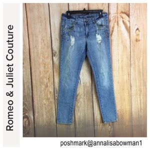 💸Romeo & Juliet Couture Distressed Skinny Jean